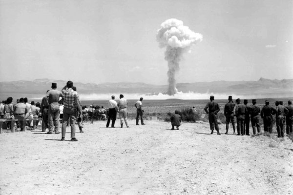 Como as câmeras usadas em testes nucleares resistiram às explosões?