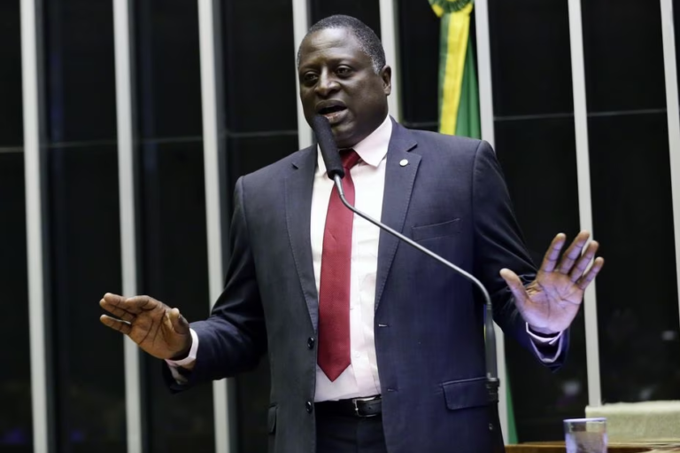 Bolsonarista apresenta projeto de lei para criar o 'Dia Nacional da Facada Nunca Mais' – CartaExpressa – CartaCapital