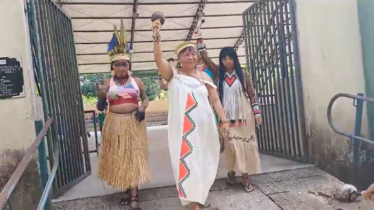 Mulheres indígenas denunciam racismo em escola de Rondônia