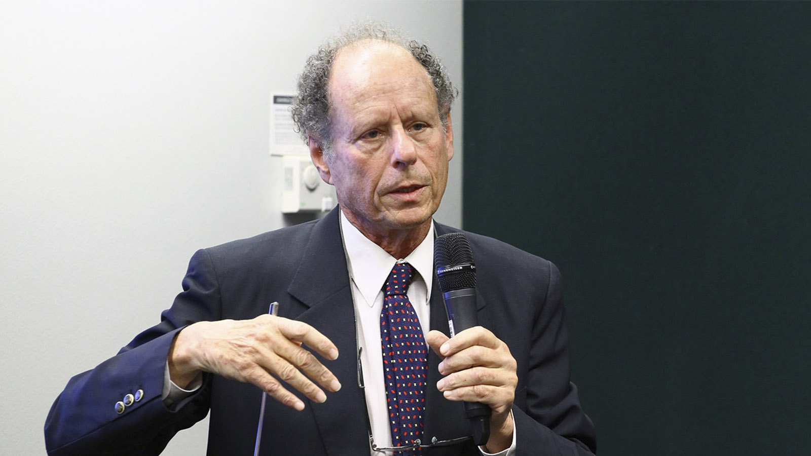 Setzer: um cientista contra a destruição da floresta amazônica