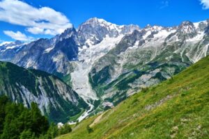 É verdade que Mont Blanc, a montanha mais alta da França, está encolhendo?