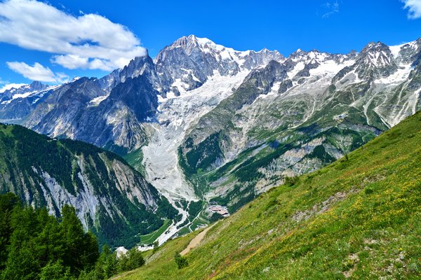 É verdade que Mont Blanc, a montanha mais alta da França, está encolhendo?