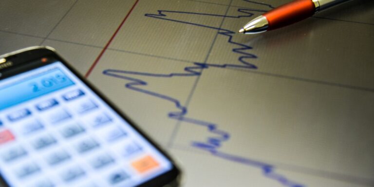 Estimativas do mercado para inflação e PIB permanecem estáveis