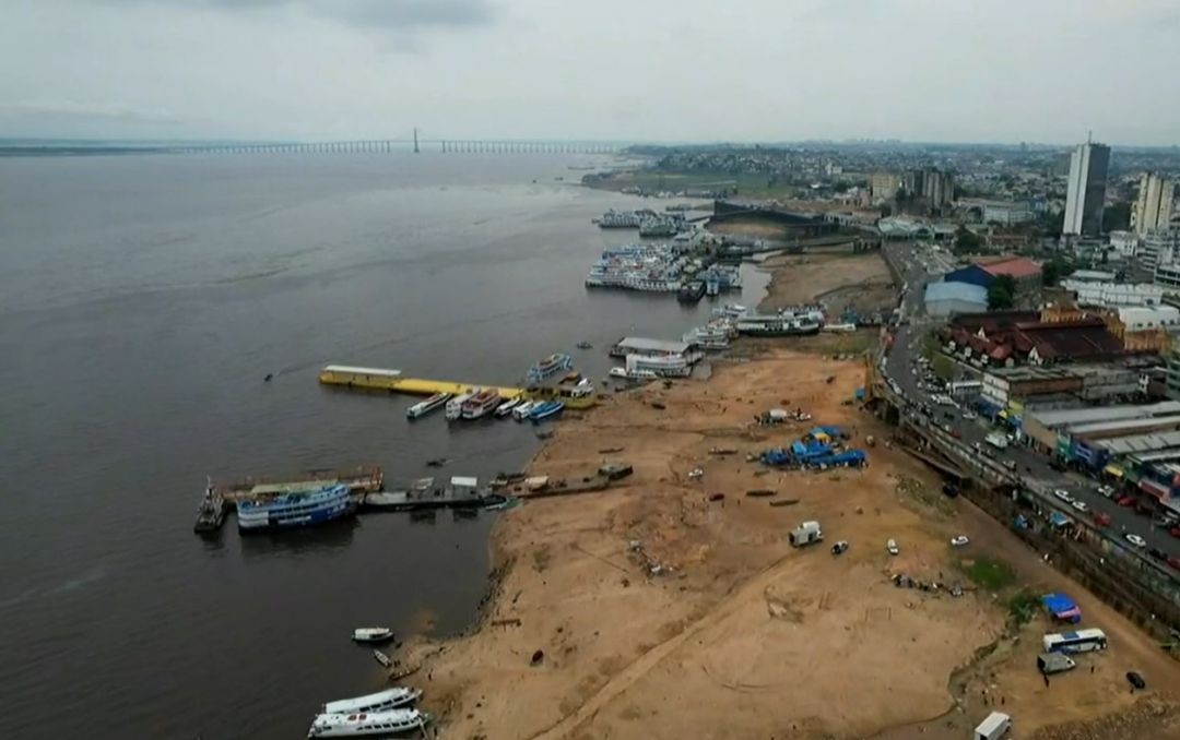 Rio Negro atinge 13,59 metros em Manaus e tem pior seca da história