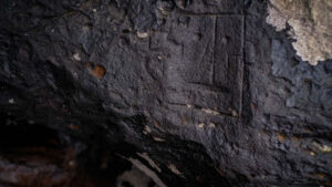 Seca em Manaus faz reaparecer gravuras rupestres milenares