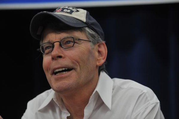 Stephen King: autor vende direito de adaptação de suas obras por apenas 1 dólar