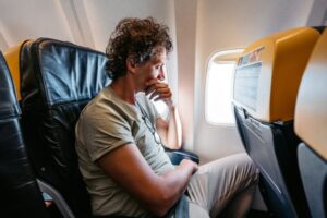 4 riscos para a saúde em viagens de avião