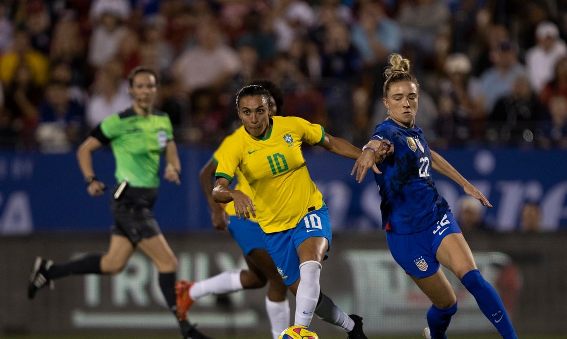 Com Brasil entre os concorrentes, Fifa anuncia três candidaturas para sediar Copa feminina de 2027 – Esporte – CartaCapital