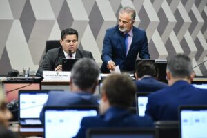 CCJ do Senado aprova PEC que barra militares da ativa em eleições – Política – CartaCapital