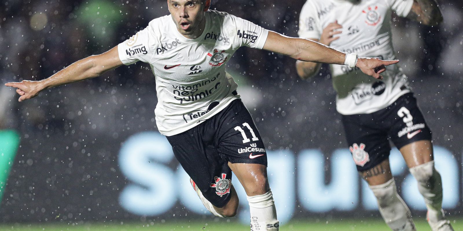 Corinthians vence e dá passo importante para fugir do rebaixamento