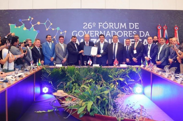 Governadores da Amazônia Legal assinam compromisso de combate a desmatamentos e queimadas
