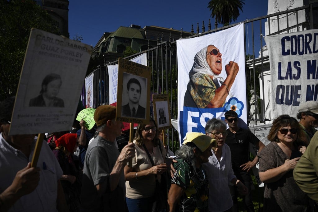 Mães da Praça de Maio recebem apoio de ativistas na Argentina – Mundo – CartaCapital