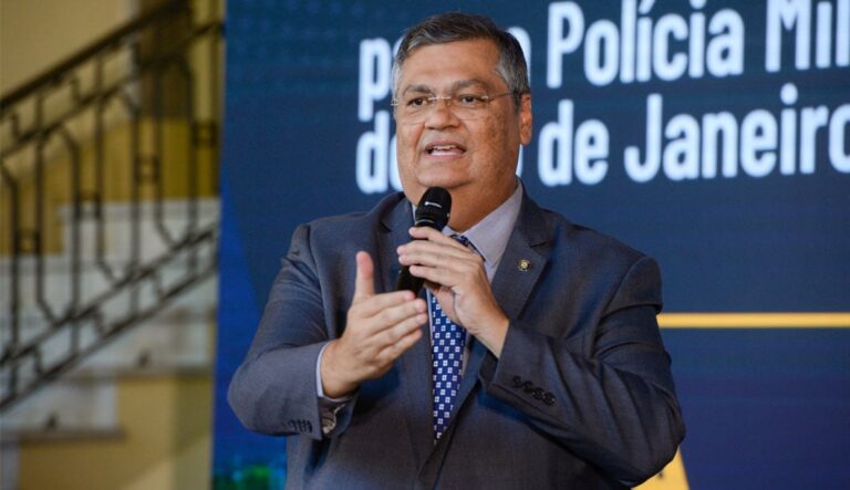 'Nosso lado é o dos compromissos internacionais', diz Dino após operação contra supostos planos terroristas – Política – CartaCapital