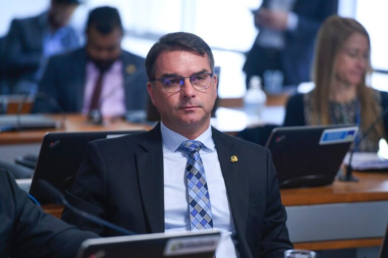 STJ nega recurso do MP para obter quebra de sigilo de Flávio Bolsonaro no caso da 'rachadinha' – CartaExpressa – CartaCapital