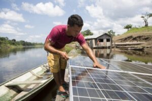 Análise aponta que é preciso 38 bilhões de reais para gerar energia solar para quem vive na Amazônia