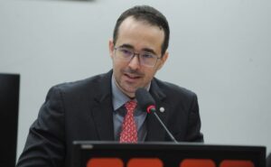 Comissão da Câmara aprova obrigatoriedade de banheiros para pets em novos aeroportos – CartaExpressa – CartaCapital