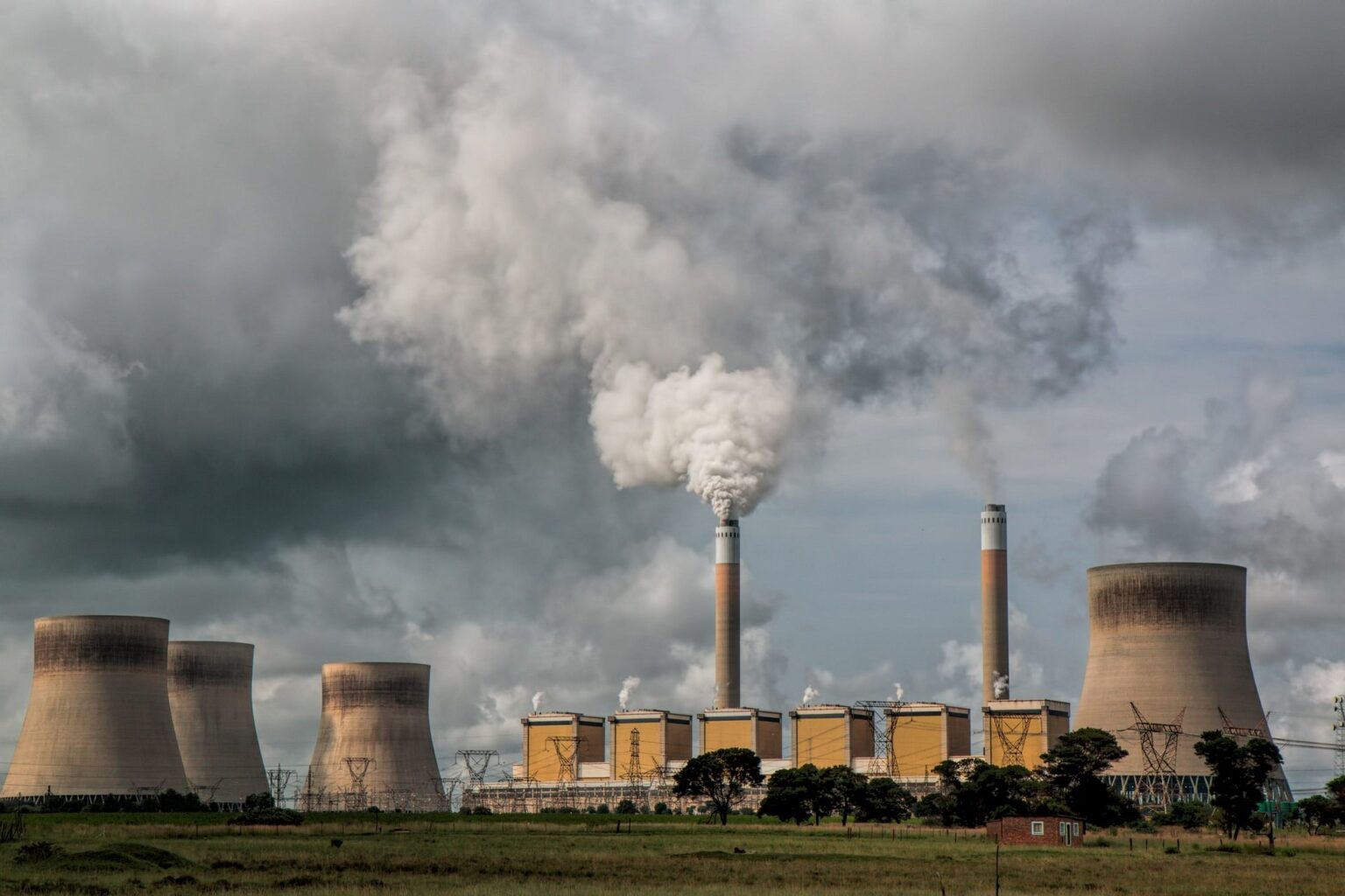 Entidades e ambientalistas divulgam repúdio à priorização dos combustíveis fósseis na matriz energética