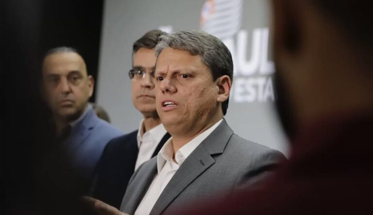 Governo Tarcísio deu 5 vezes mais emendas a deputados que votaram para privatizar Sabesp – Política – CartaCapital