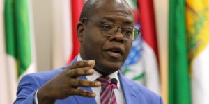 Ministro diz que violações de direitos humanos fertilizam fascismo