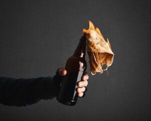 A história explosiva do coquetel molotov