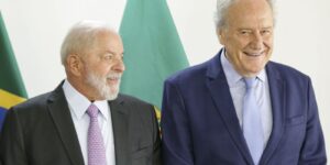 Lula assina nomeação de Lewandowski no Ministério da Justiça