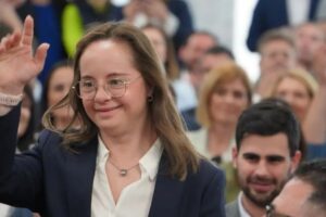 Mar Galcerán: a primeira deputada com síndrome de Down na Espanha