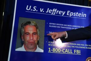 Príncipe Andrew, Stephen Hawking e outros associados ao Caso Jeffrey Epstein em lista de nomes recém-divulgada