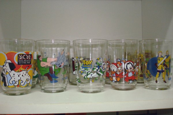 Você sabia que os copos decorados contêm altos níveis de cádmio e chumbo?