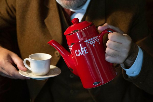 Amélia: a imperatriz que transformou o hábito de tomar café no Brasil