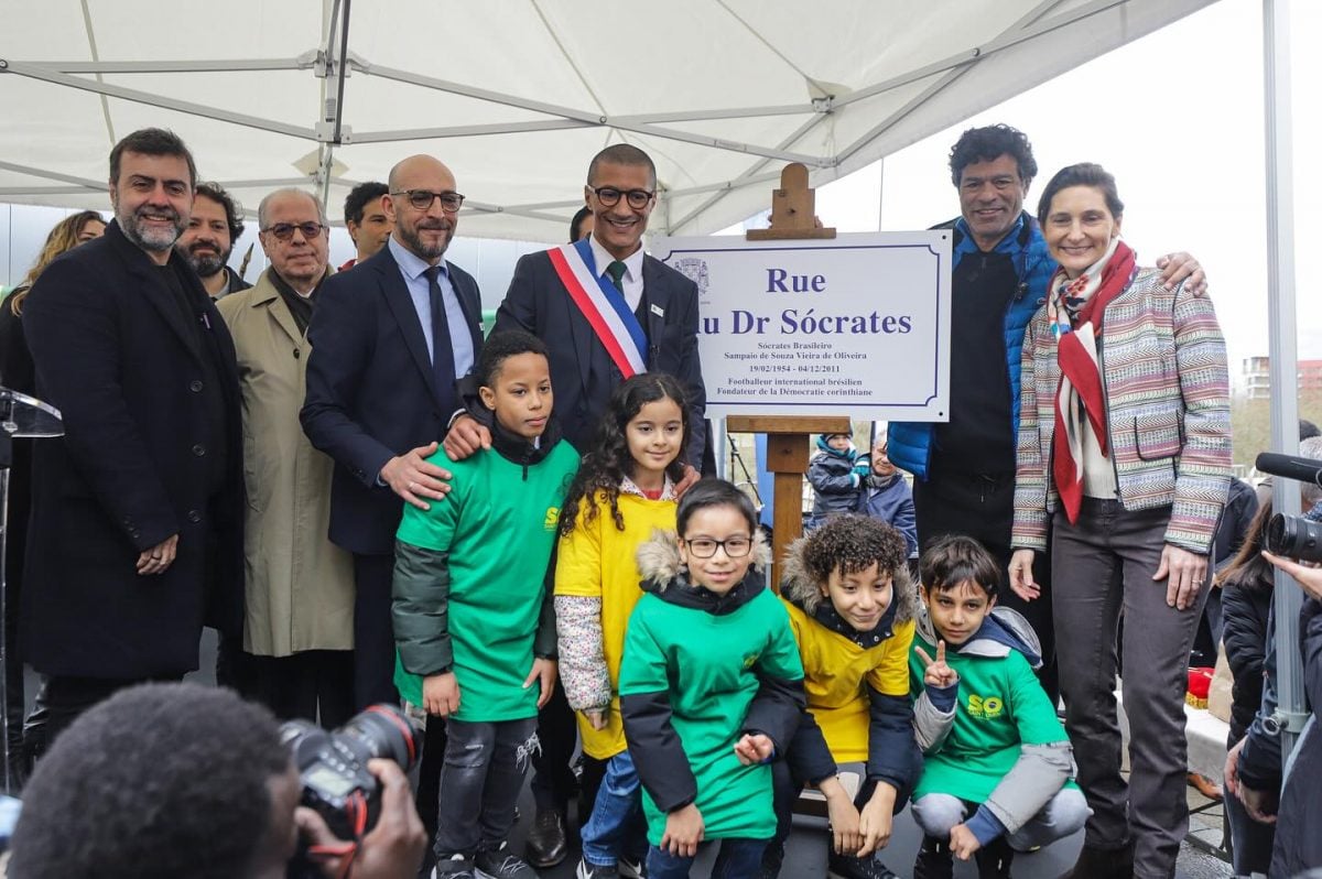 Inauguração de rua em homenagem ao ídolo brasileiro Sócrates reúne centenas na Vila Olímpica Paris 2024 – Esporte – CartaCapital