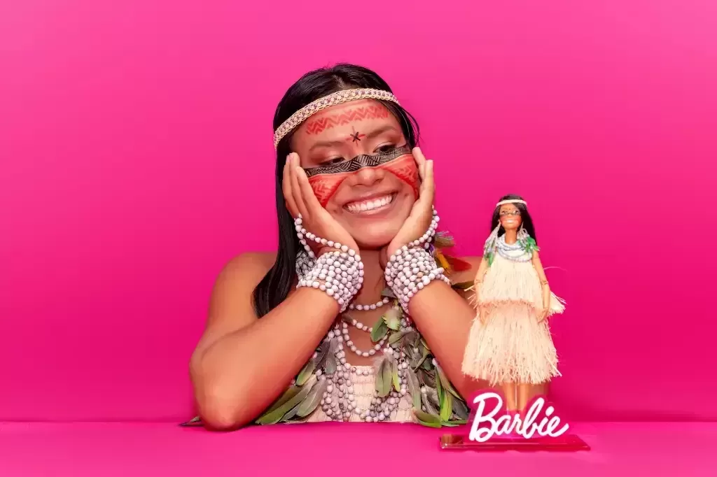 Indígena da Amazônia é homenageada com edição especial da Barbie