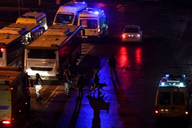 Número de mortos em ataque em Moscou sobe para mais de 60, dizem agências russas – Mundo – CartaCapital