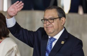 Premiê do Peru deixa o cargo em meio a escândalo por suposto tráfico de influências – Mundo – CartaCapital