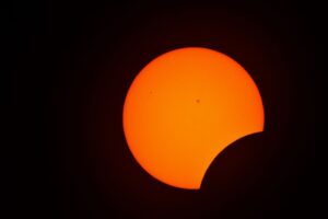 6 curiosidades observadas durante o eclipse solar de 8 de abril