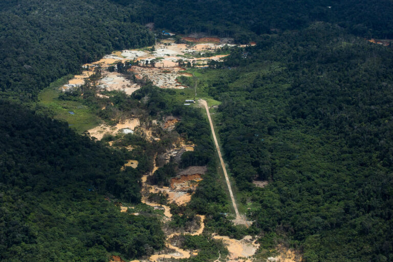 Mais de 200 pistas de pouso são registradas dentro de Terras Indígenas na Amazônia