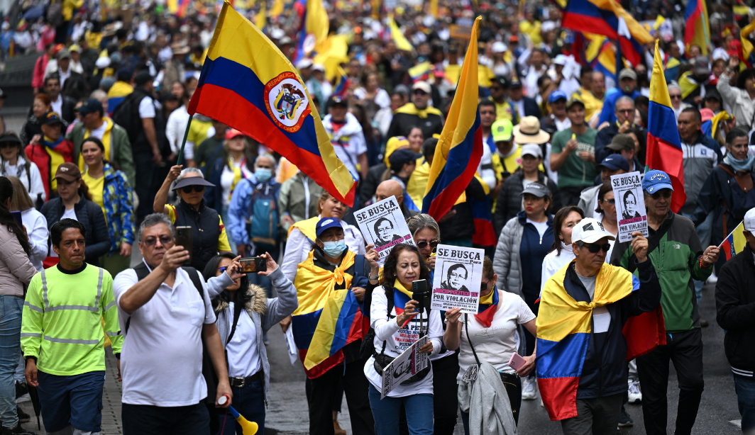 Manifestação contra o governo Petro reúne milhares de pessoas na Colômbia – Mundo – CartaCapital