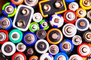 Por que existem baterias de tantos tamanhos e formatos diferentes?