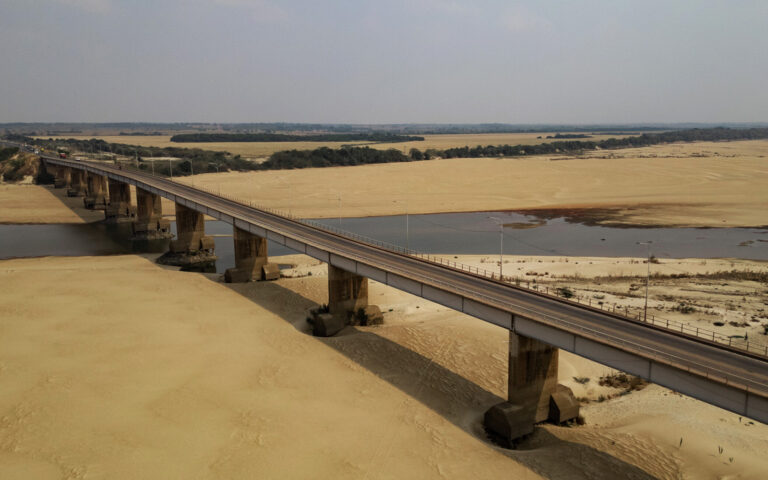 Rio Branco seca e moradores ficam sem água por horas em Boa Vista