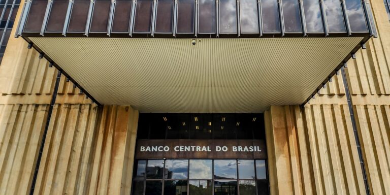 Mercado eleva para 2,09% projeção de expansão da economia em 2024