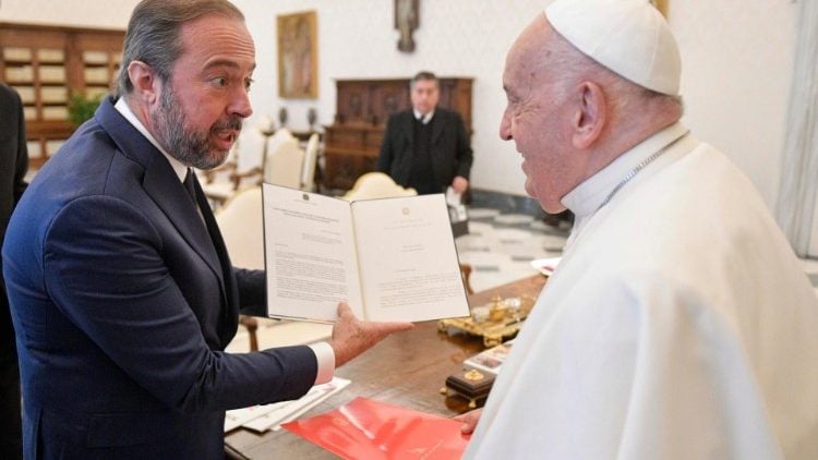 Ministro de Minas e Energia entrega carta ao Papa Francisco nesta sexta; leia a íntegra – Política – CartaCapital