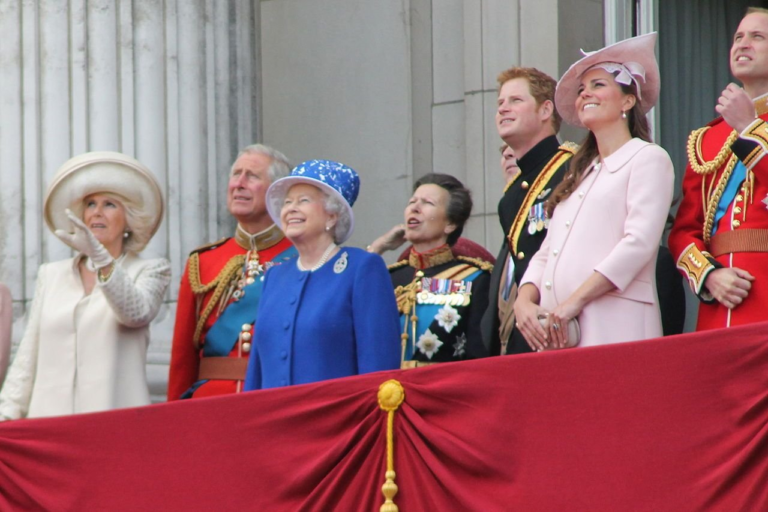 4 codinomes usados pela família real britânica