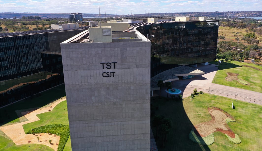 Empresa deve indenizar funcionário atropelado por fugitivos da polícia, decide o TST – Justiça – CartaCapital