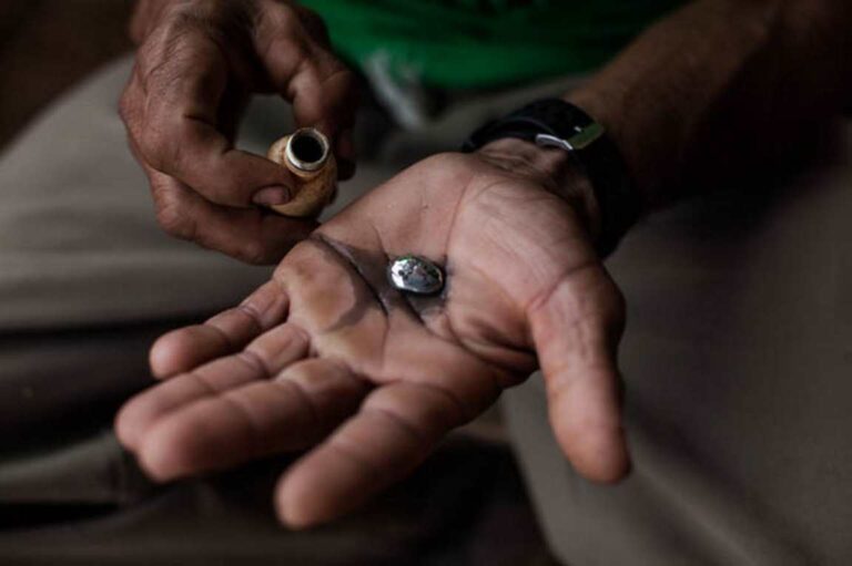 Ilegalidade atinge ao menos 58% do comércio de mercúrio no Brasil, mostra estudo