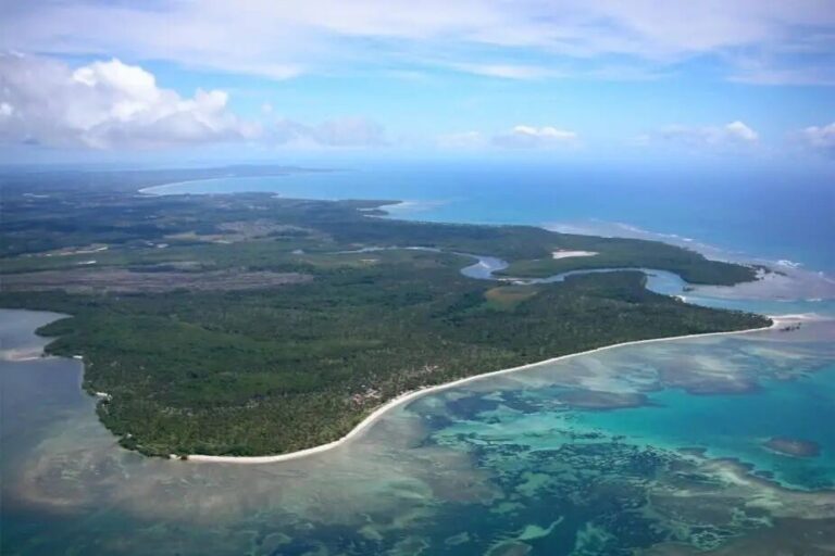 Privatizar praias bombará a ocupação de regiões como a ilha de Boipeba, na Bahia