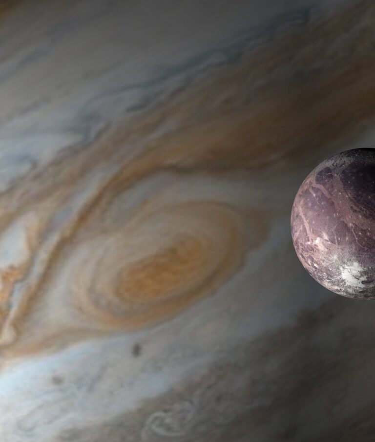 Cientistas buscam sinais de vida em fontes hidrotermais na lua Europa