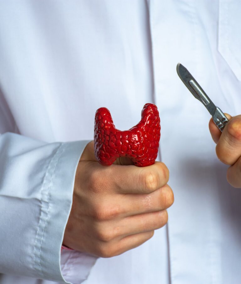 Homem se torna a 1ª pessoa a realizar um transplante total de laringe