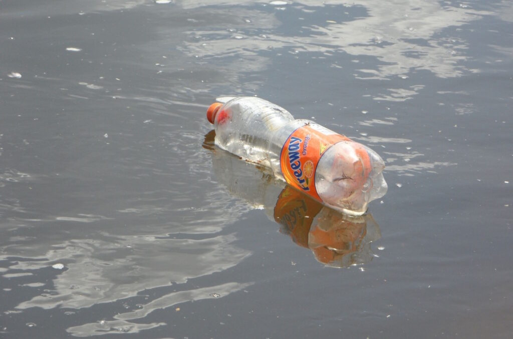 Um manifesto olímpico contra a poluição dos oceanos com plástico