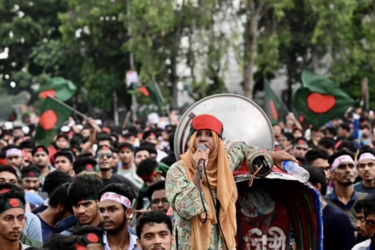 Presidente de Bangladesh dissolve o Parlamento após renúncia e fuga da primeira-ministra – Mundo – CartaCapital