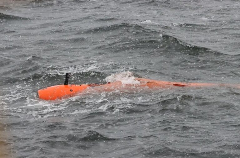 Submarino não tripulado mapeia parte de baixo das geleiras da Antártida