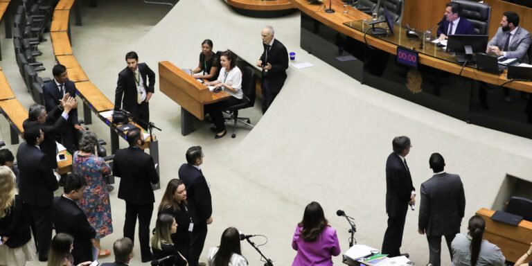 Câmara conclui votação da desoneração da folha de pagamento